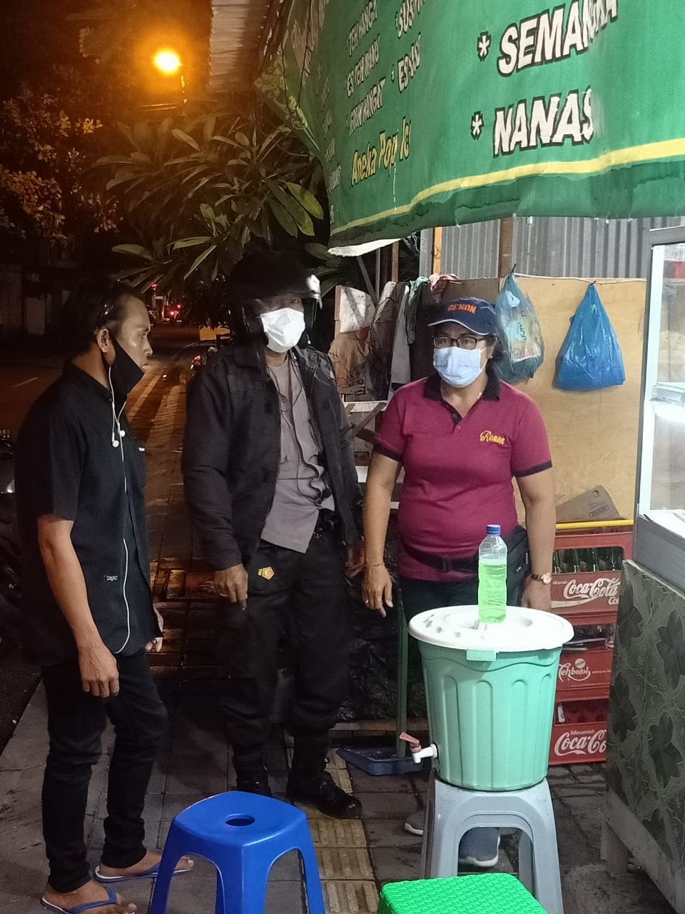 Patroli dalam Rangka Penerepan  PPKM  di Wilayah Kelurahan Renon 